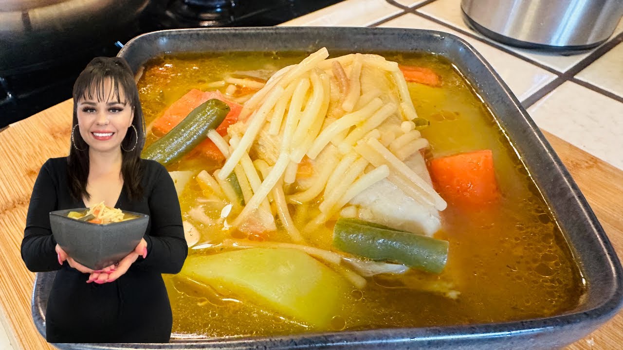 CALDO DE POLLO CON FIDEOS RECETA FACIL Y DELICIOSA