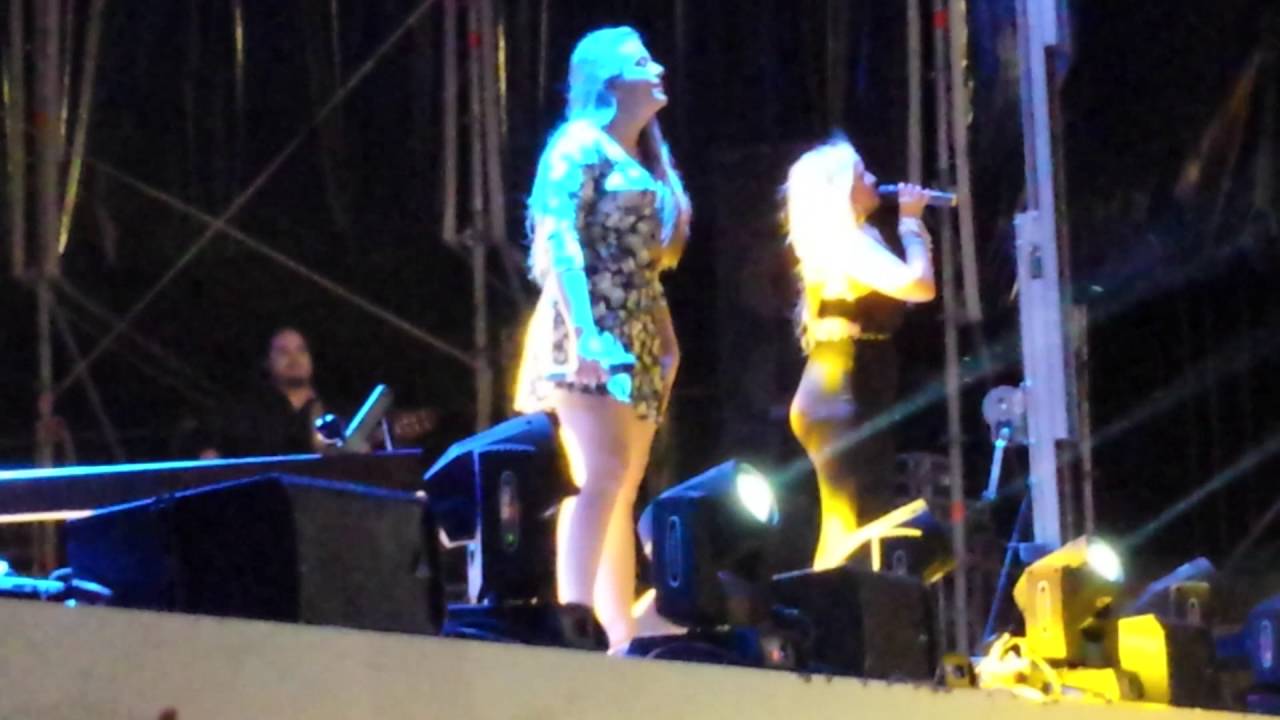 La hungara y su hija sonia o'hara en la feria de cordoba 