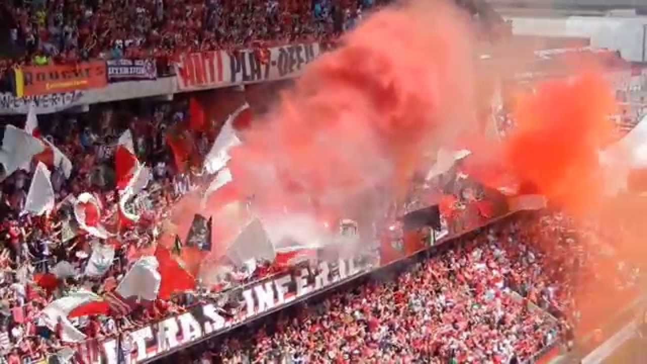 Standard de Liège: tifos Ultras Inferno 2013-2014.