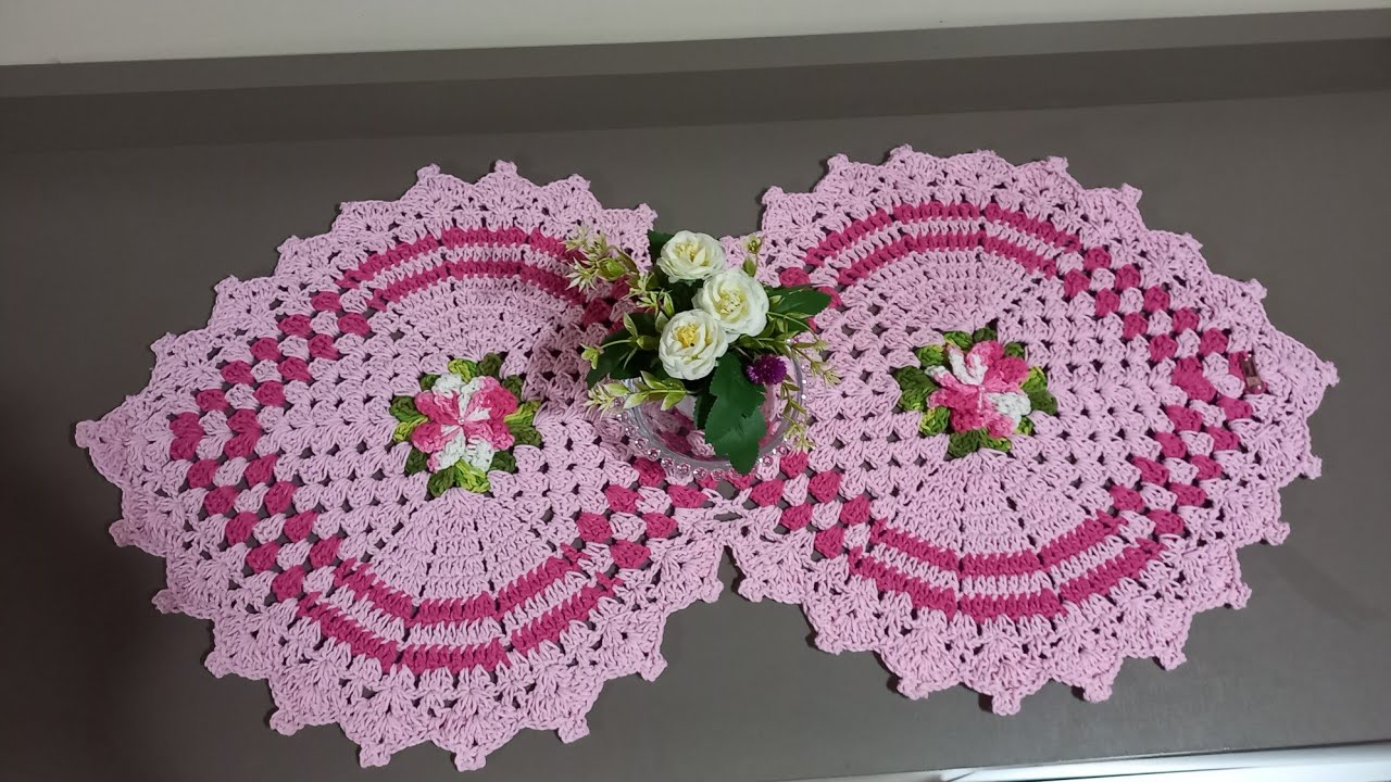  2 mine trilho folhear, nos tons de rosa #encomenda . @Crochedarayatelie 
