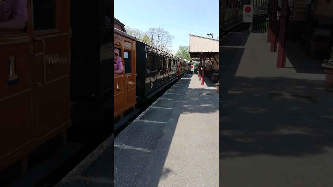 WD132 Sapper at Rolvenden with the Vintage Set
