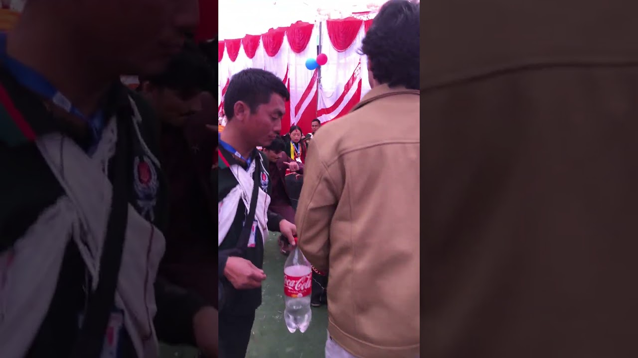 Viral panchebaja dance ब्राह्मण ठिटा र मगरनी नानीहरूबीच पन्चेबाजामा घम्साघम्सि 😀  