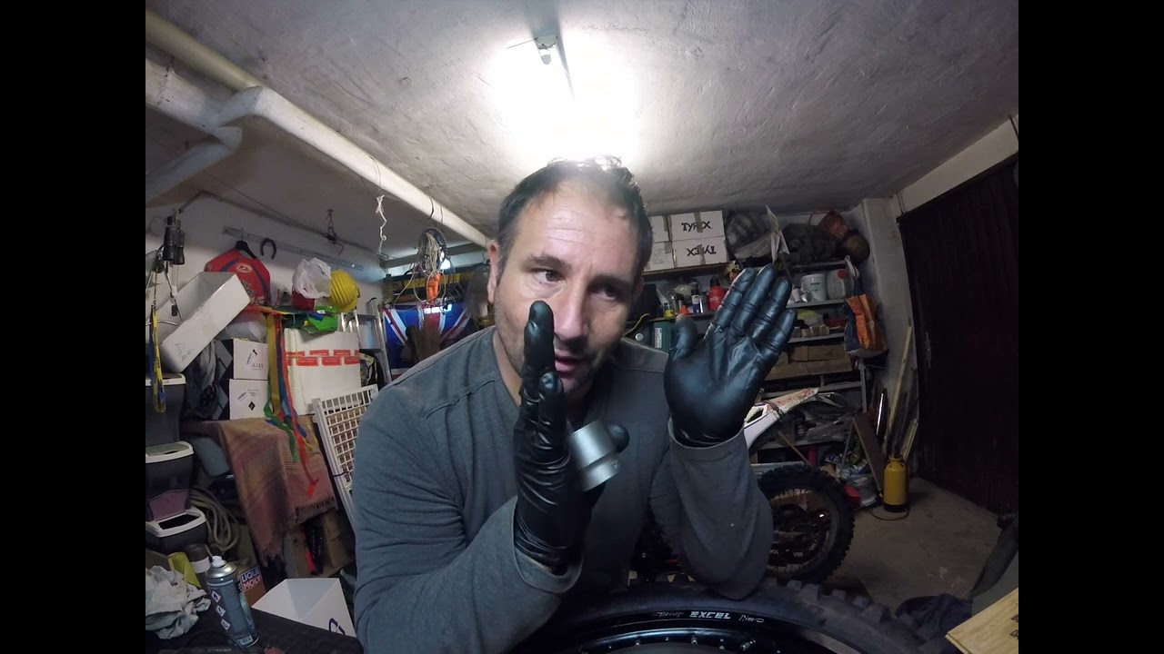 Come cambiare cuscinetto ruota posteriore moto da enduro