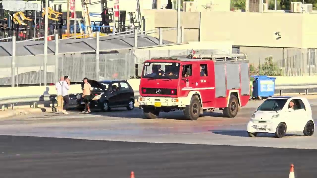 Κομβοι πυροσβεστικων οχημάτων απο το κλιμακιο ροδόπολης για την πυρκαγιά στο ασπροχωρι Ωρωπού