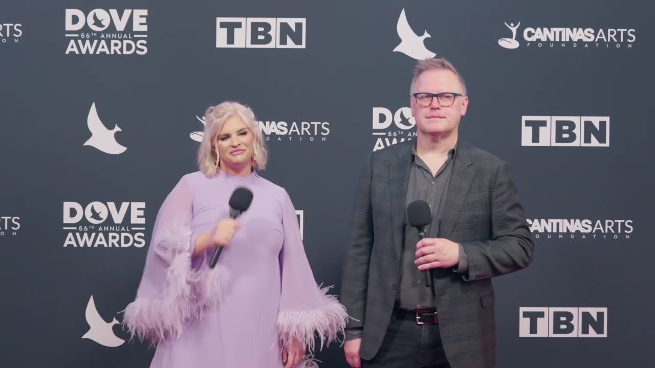 Осенью Нелон Стритман наградил семью наградой Bittersweet Dove Award 2025