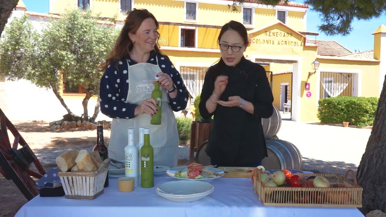 Fresh Salad Recipe by Korean Chef Ms. Injae Lee with Olimedi Organic Extra Virgin Olive Oil