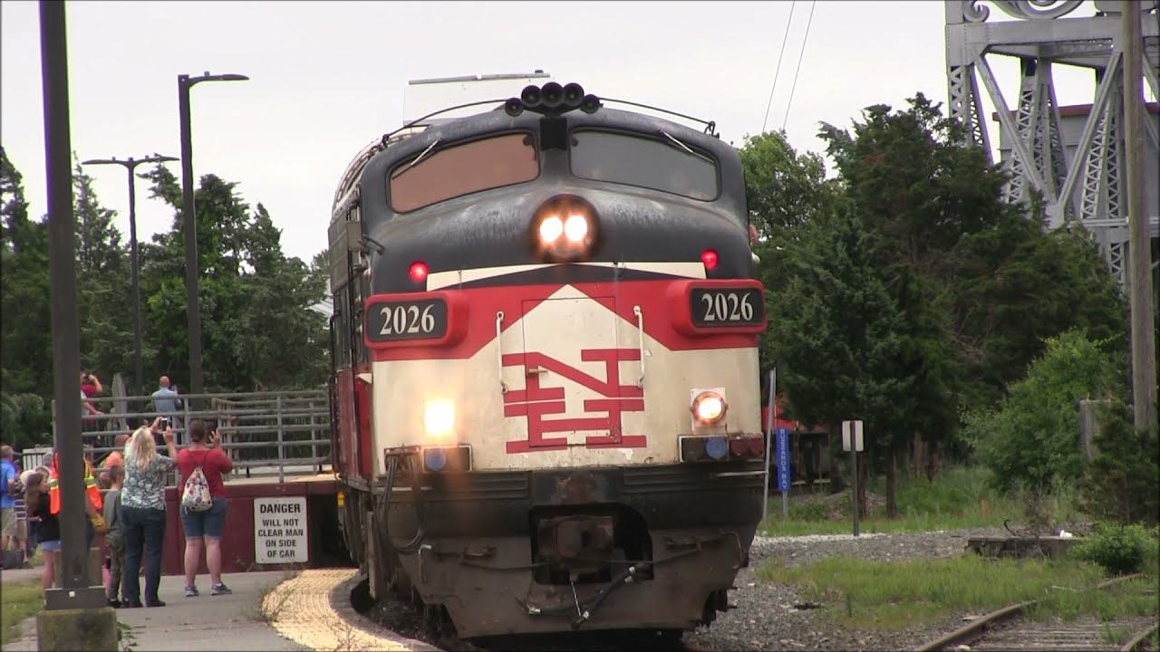 Chasing Ex-New Haven Railroad FL9's on Cape Cod - 6/2021