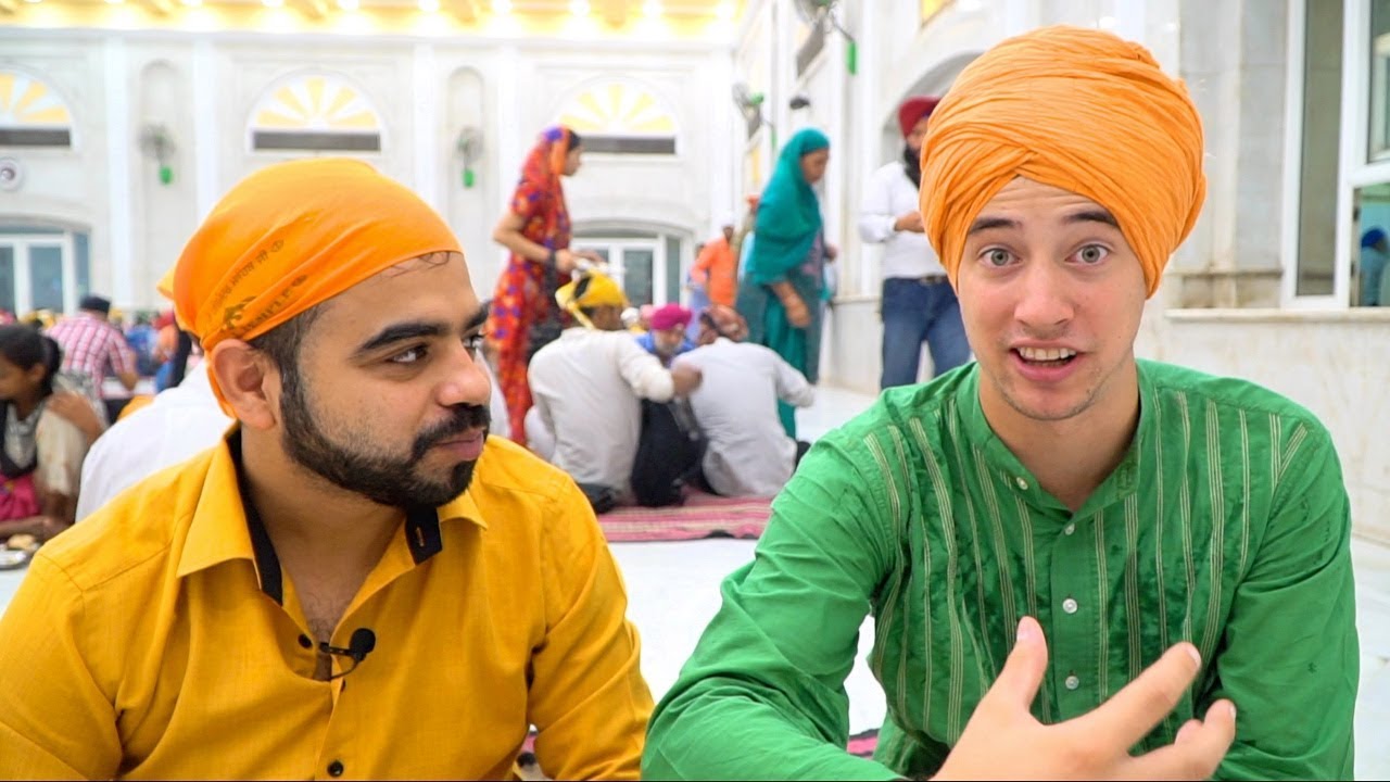 AMAZING Indian Food in Delhi, India | 550 kg MEGA Curry at Gurudwara Bangla Sahib - HOLY INDIAN FOOD