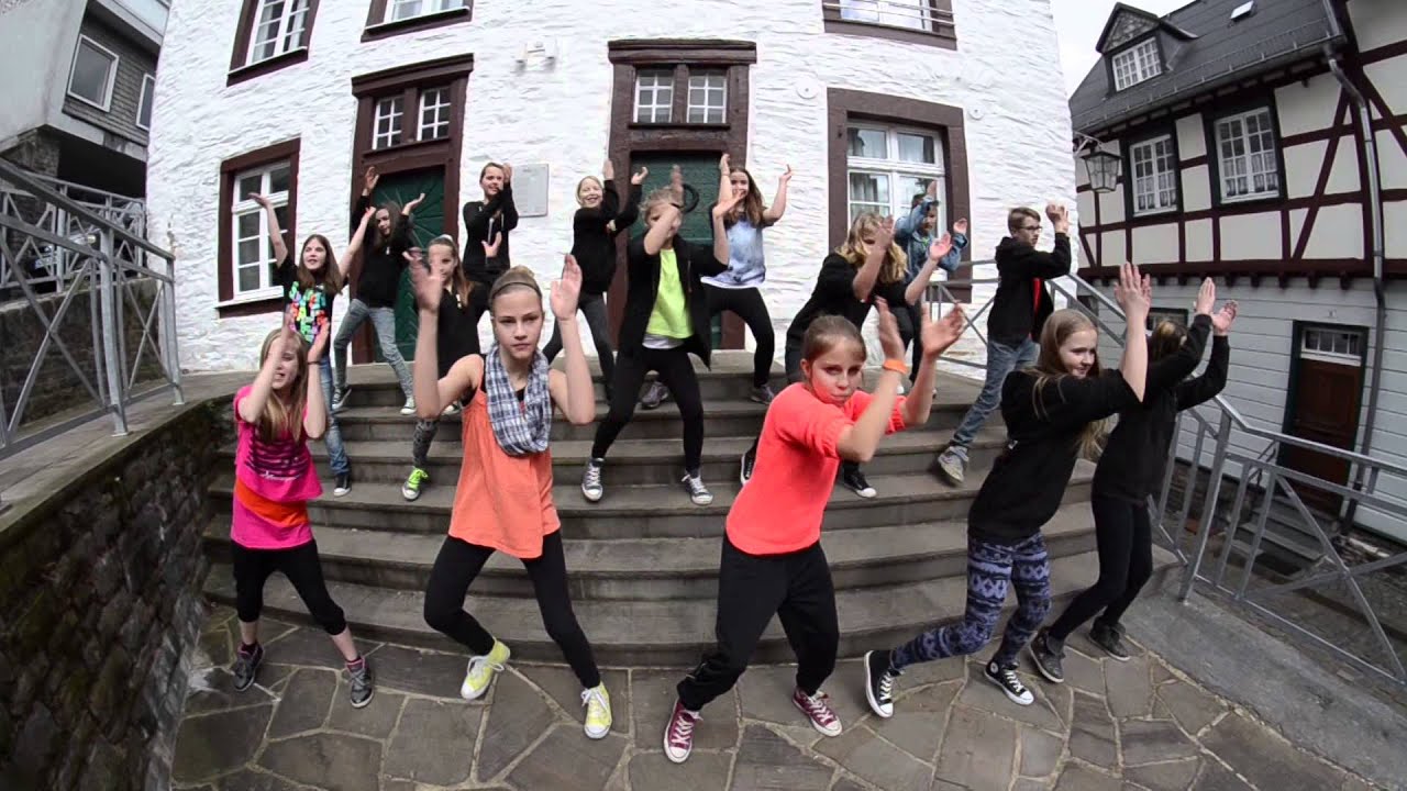 Pharrell Williams - Happy / We are from Monschau