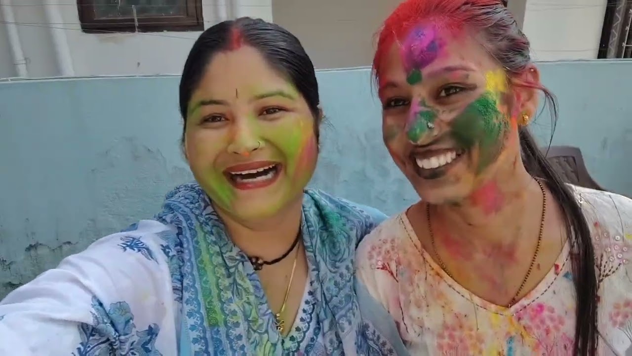 Sabne Saath Me Pehli Baar Holi Manayi 😍 Family Holi Vlog”