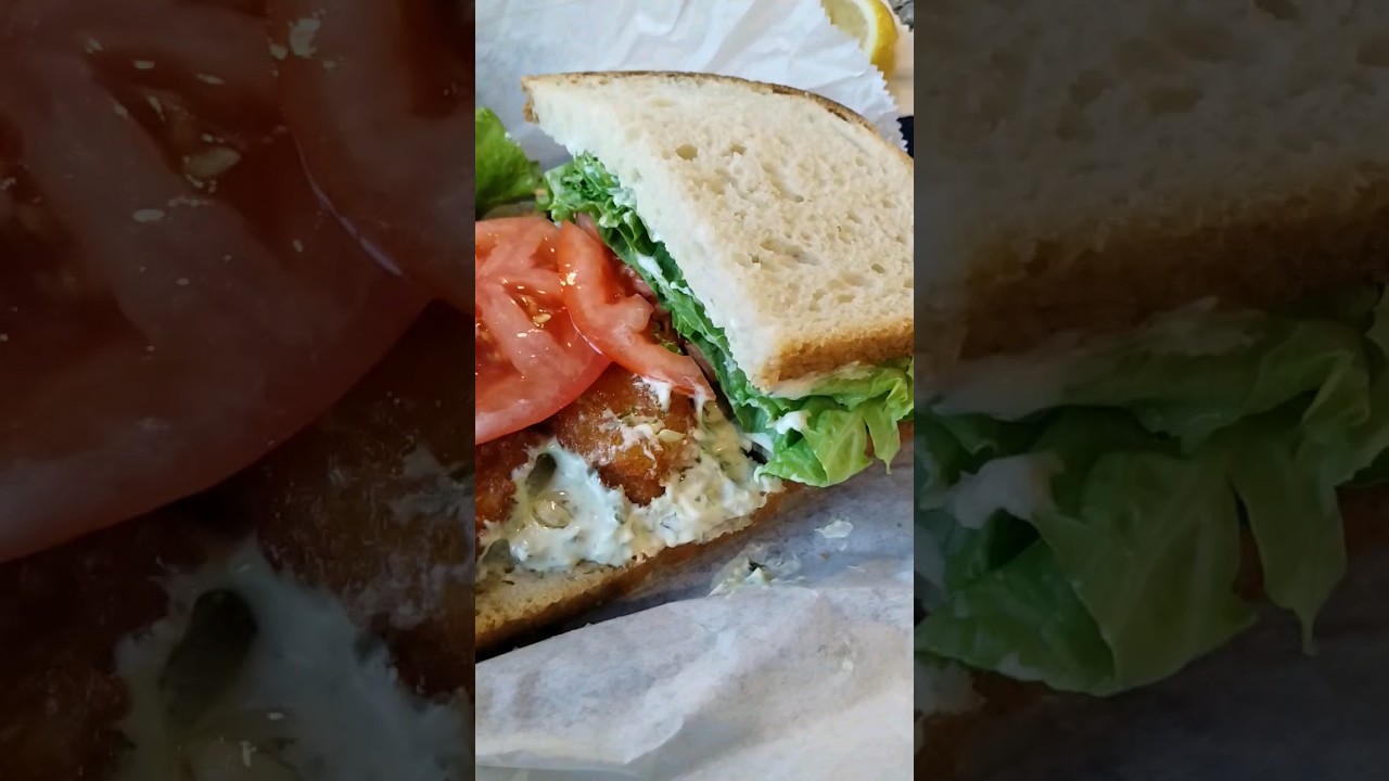 Delicious fried shrimp po-boy w/ creamy tartar sauce & clam chowder 