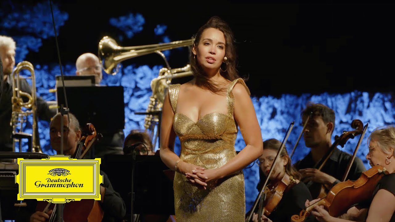 Nadine Sierra - Léhar: Die lustige Witwe, Act II 