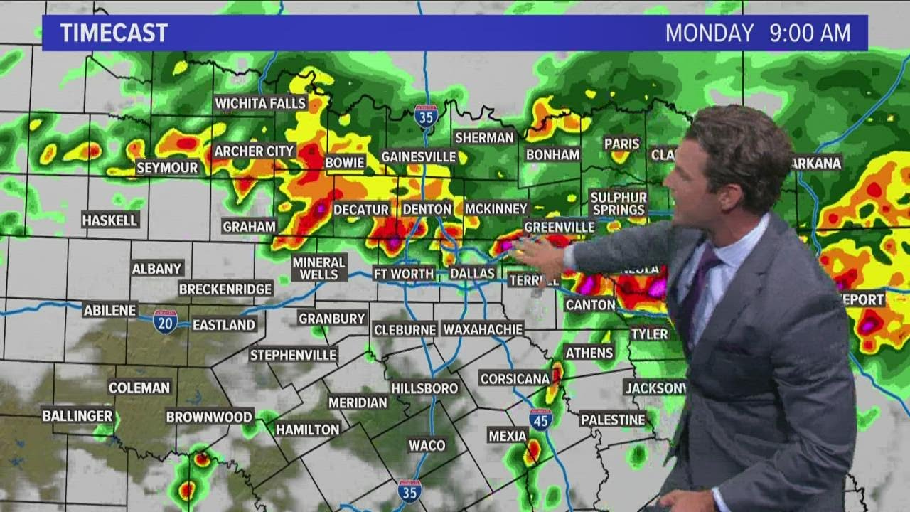 Heavy rain moves through North Texas, flooding concerns on Monday morning