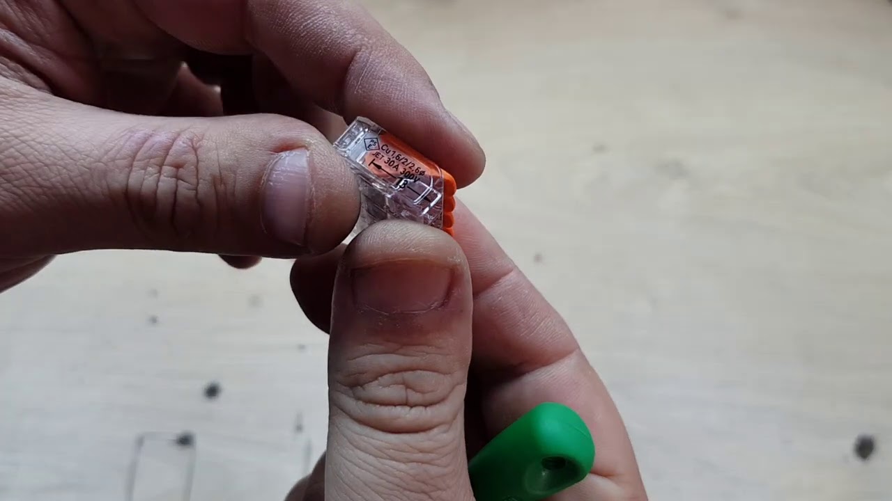 Cleme Wago Seria 221 pentru conductor de maxim 6 mmp