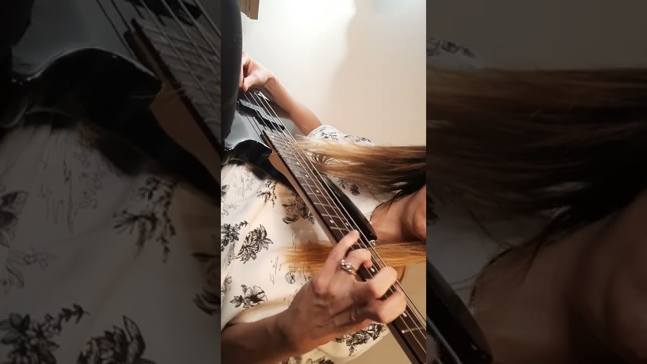 Post-punk bass riff