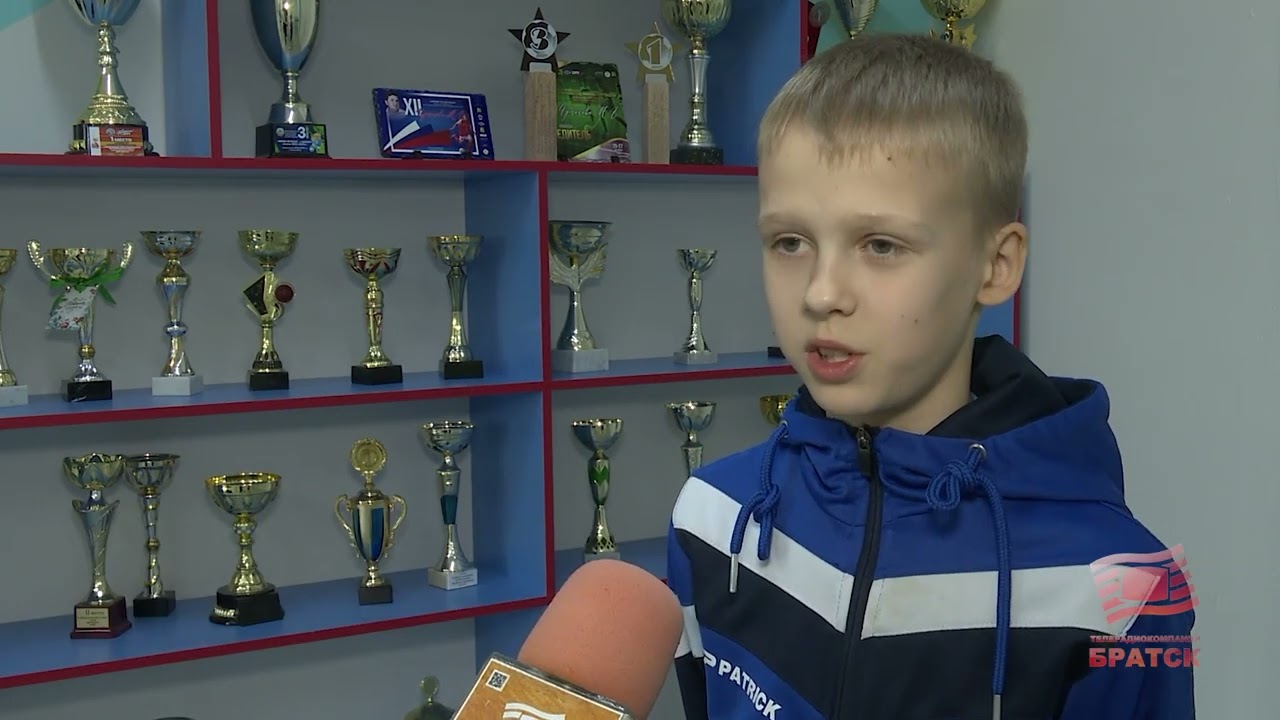 Спортсмены школы №45 привезли в Братск кубок Всероссийских соревнований по футболу 