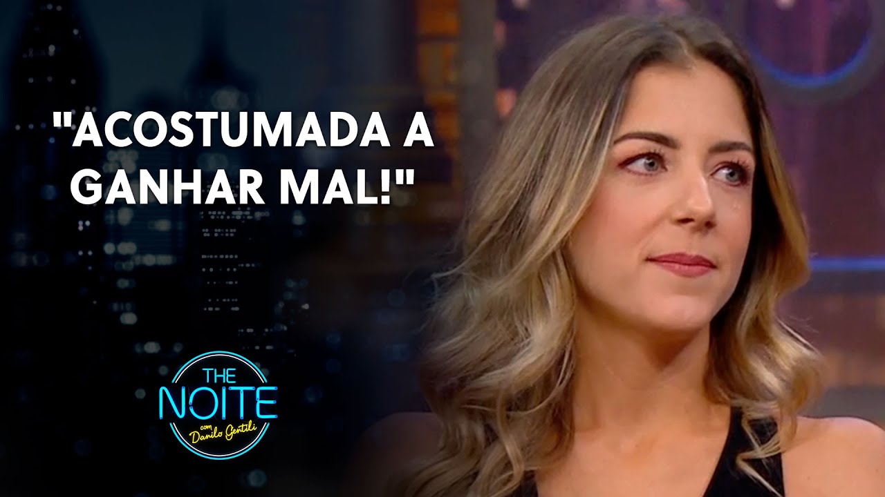 Domitila Becker reclamou de salário como jornalista | The Noite (18/10/21)