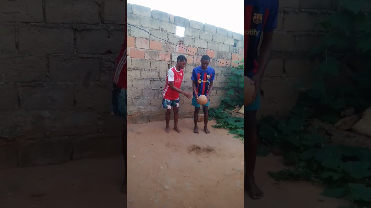 Meu amigo a me ensinar como fazer Zerinho tutorial#shorts# freestyle 💥💥skills Subscribe 🙏🇲🇿