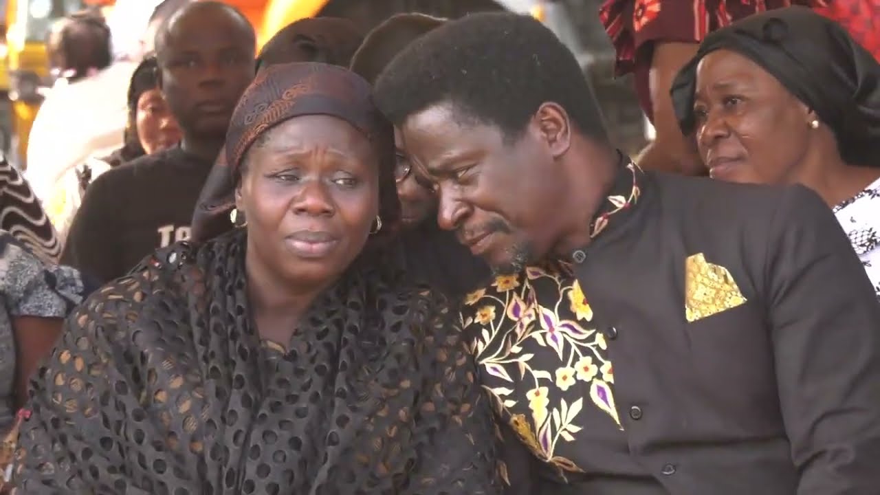 Evang. Akwasi Awuah & Rev. Yabs Storm Evang. Kwarteng's Mom Final Burial With Amazing Performance