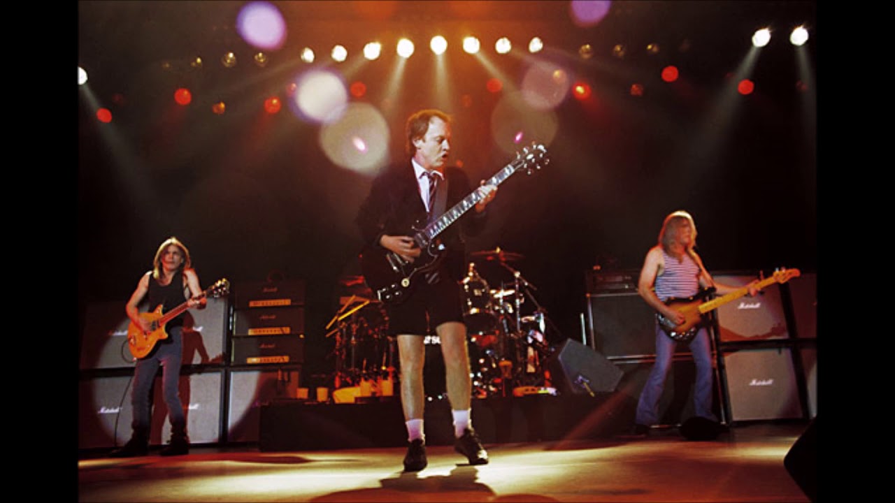 AC/DC- For Those About To Rock (We Salute You) (Live Columbiahalle, Berlin Germany, June 9th 2003)