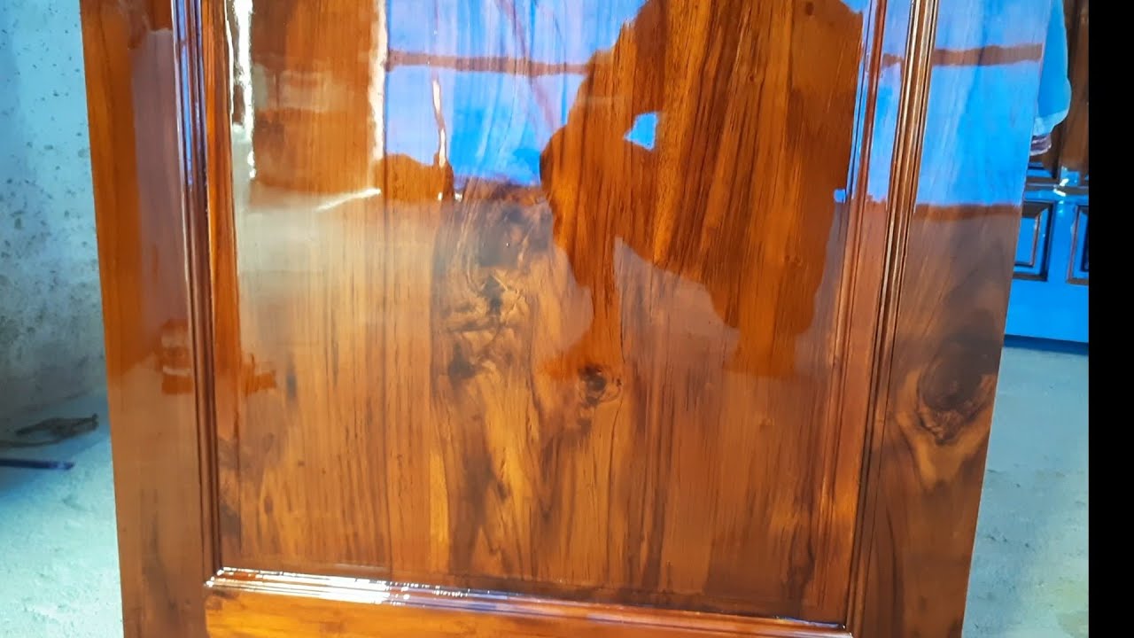 ASIAN PU MIXING & APPLY IN TEAKWOOD DOOR