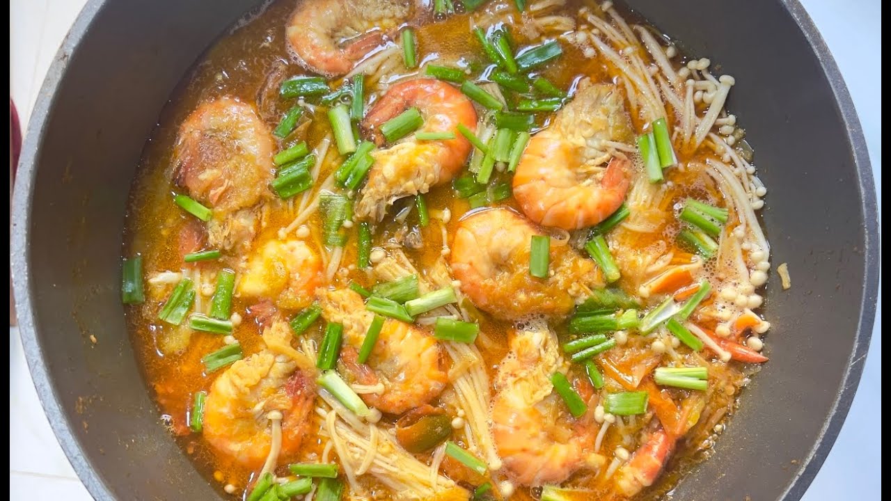 အပ်မှိုနဲ့ပုစွန်ချဉ်စပ်ဟင်း😋😋 #cooking  #ဟင်းချက်နည်း #အပ်မှို