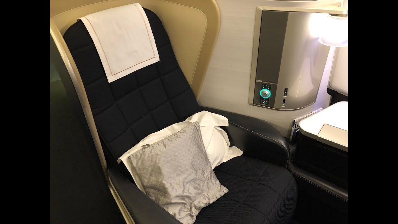British Airways First Class London Heathrow (LHR) to Dubai (DXB) on a Boeing 777-200 March 2018