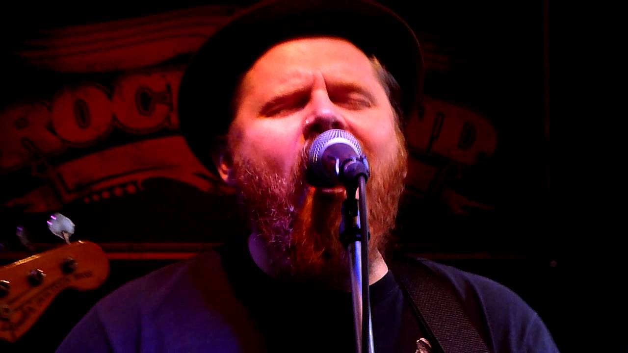 Danny & The Champions Of The World - (Never Stop Building) That Old Space Rocket [Live Barcelona]
