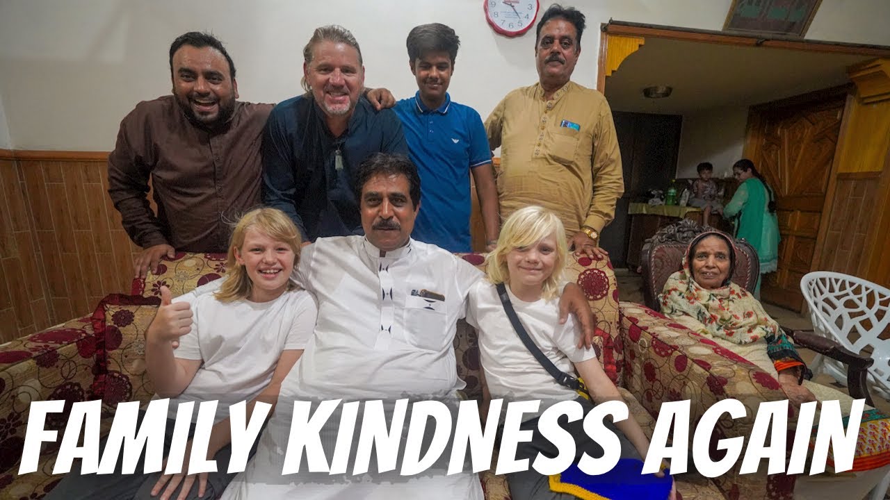 PAKISTANI HOSPITALITY REUNITED IN LAHORE: We visit the home of an incredibly kind Pakistani family.