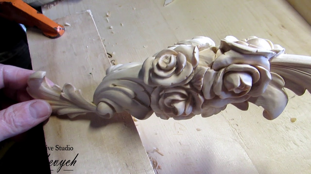 MasterWoodCarver. Різьба по дереву. Кутовий елемент бюро.