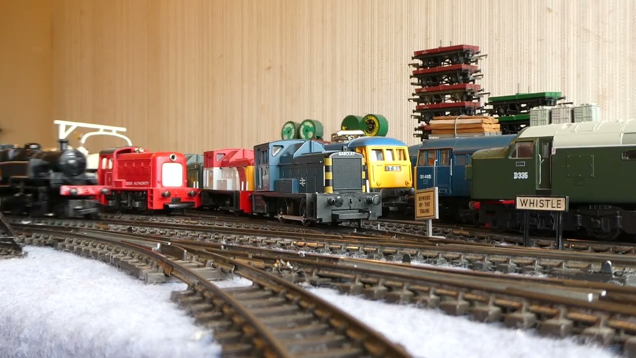 TRIANG OR LIMA OR AIRFIX OR BACHMANN OR MAINLINE MODEL RAILWAY ROLLING STOCK RUN THREE 150326
