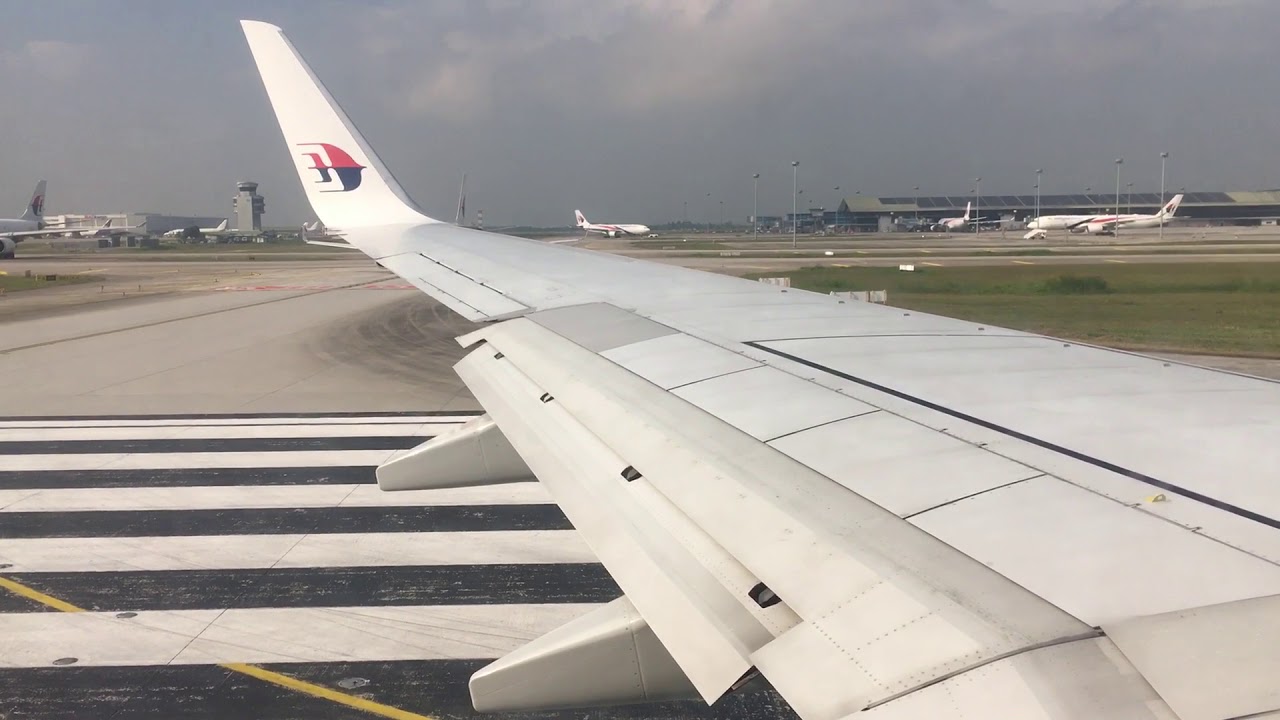 Malaysia Airlines Boeing 737-800 takeoff Kuala Lumpur.