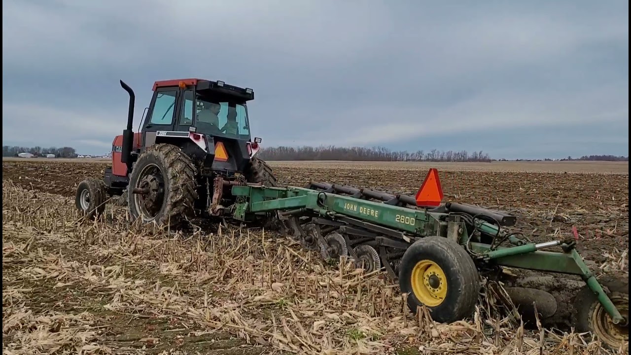 Case 2294 pulling John Deere 2800 plow