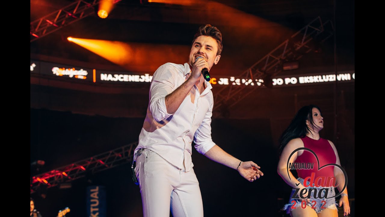DINO PETRIĆ - VINO I NOĆ (LIVE - Stožice 2022)