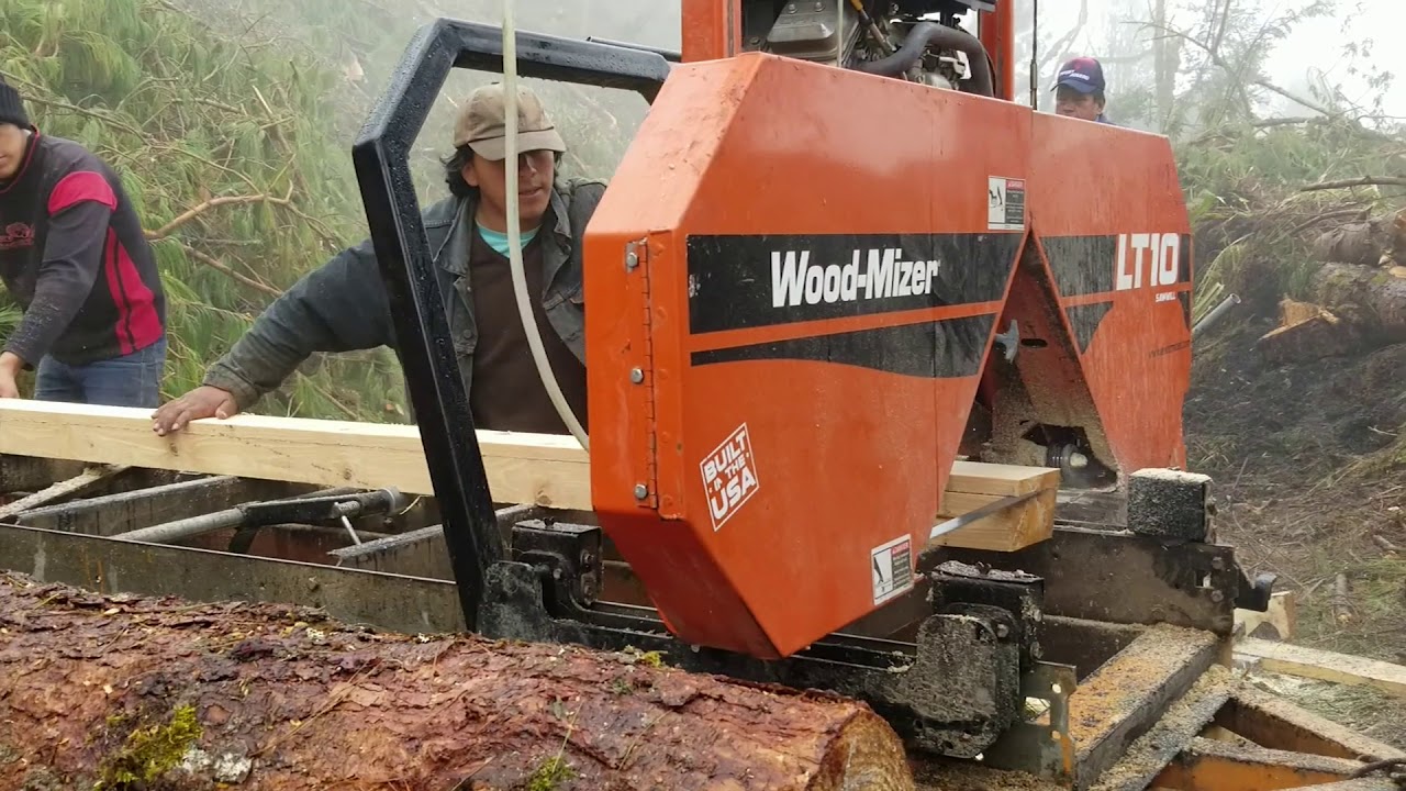 Aserradero LT10 Wood-Mizer cortando pino en Ecuador Importrosero