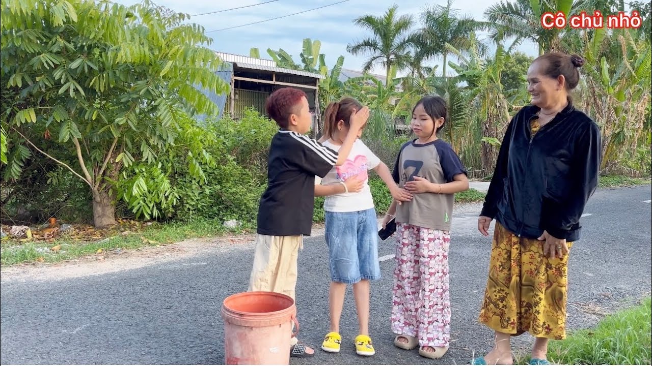 Buổi chiều của ba chị em ra vuông đi bắt tôm và thưởng thức tại vuông || Cô Chủ Nhỏ