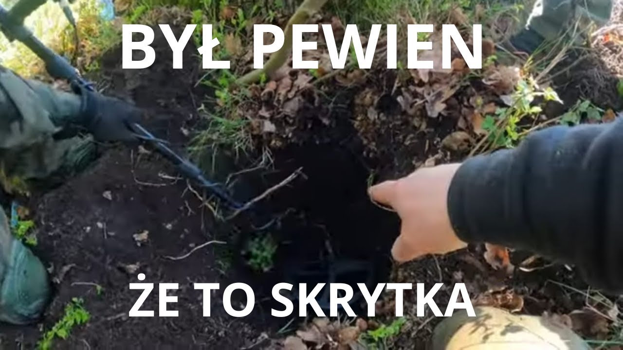 Ogromny sygnał pod dębem , chłop zanurkował