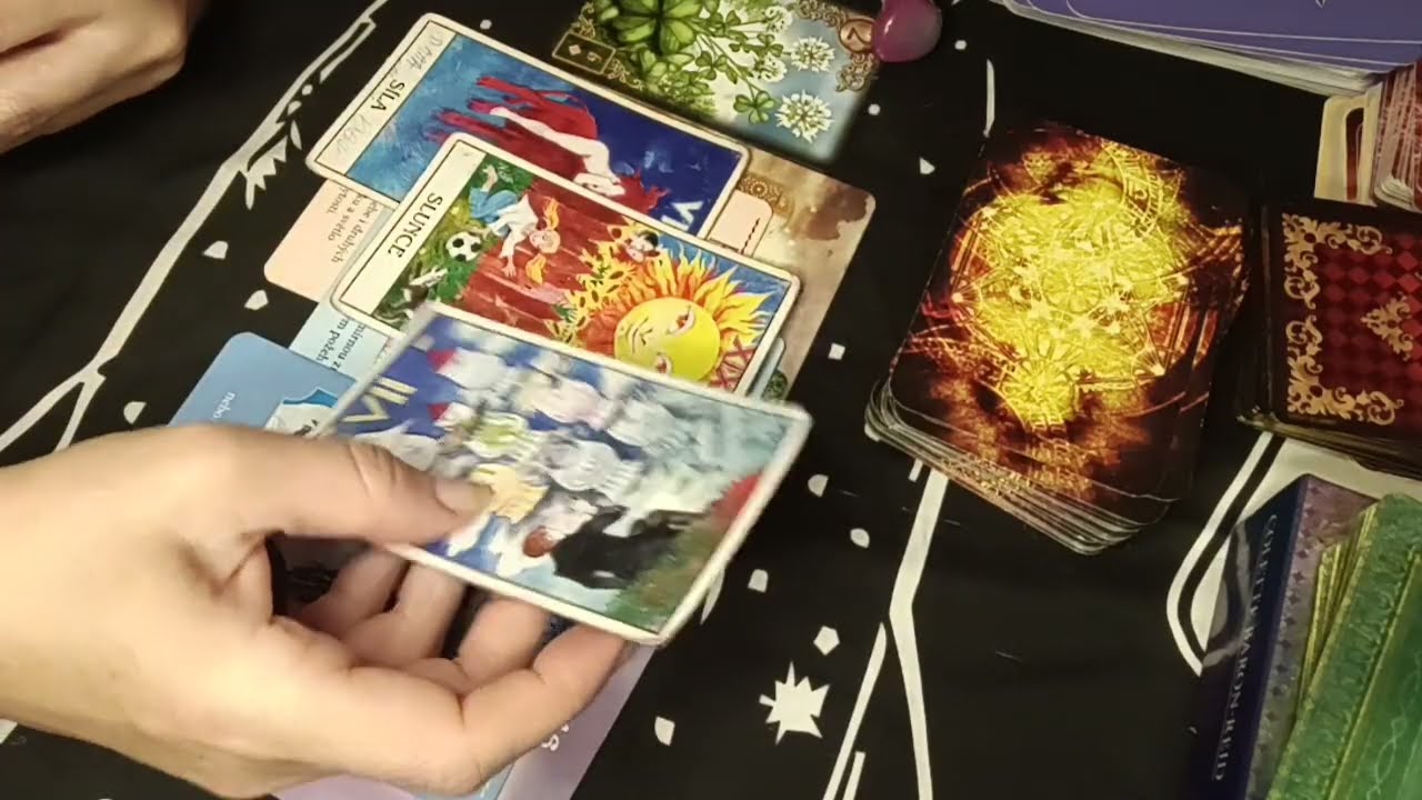 Co se momentálně odehrává v srdci vaší osoby? Jaké je tam emocionální napojení směrem k vám ?♥️🫷♥️