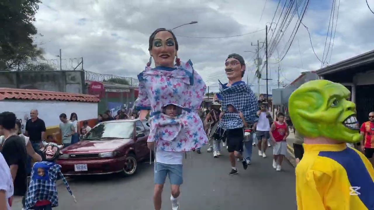 Mascaradas en Barva de Heredia con cimarrona Los Mantudos - 25 de enero de 2025
