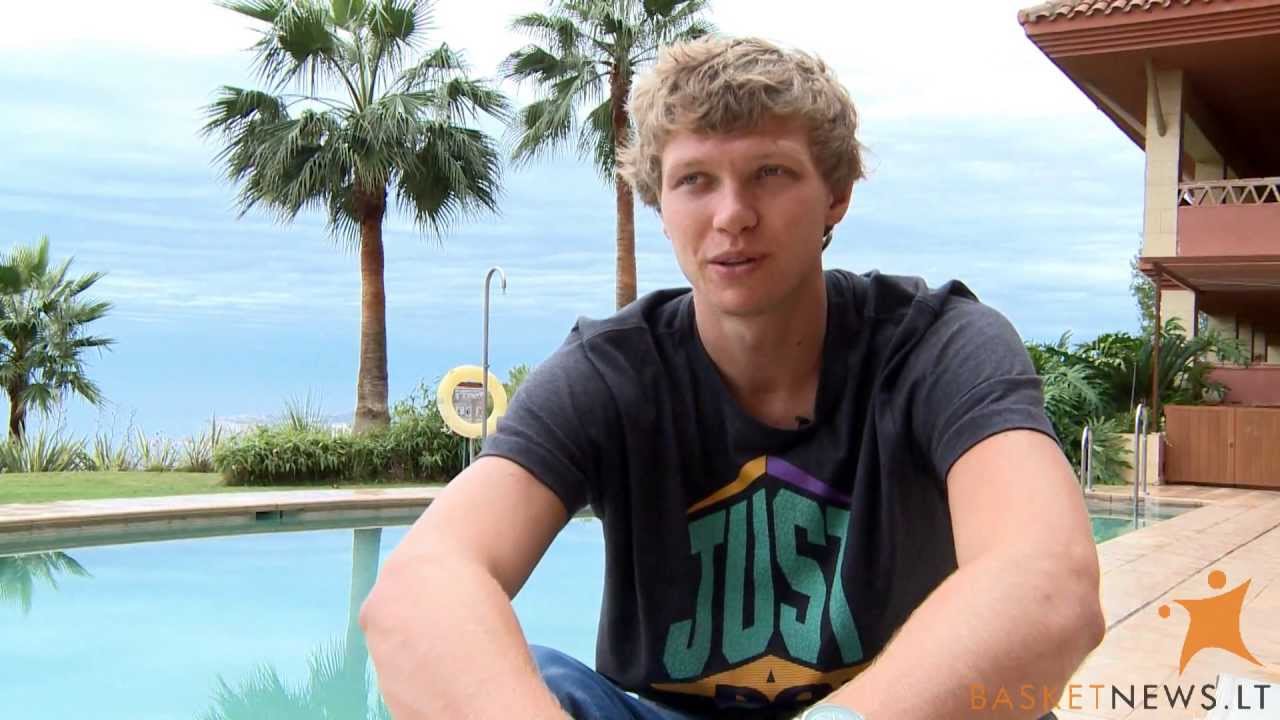 Malagoje rungtyniaujantis Mindaugas Kuzminskas pravėrė savo buto duris!
