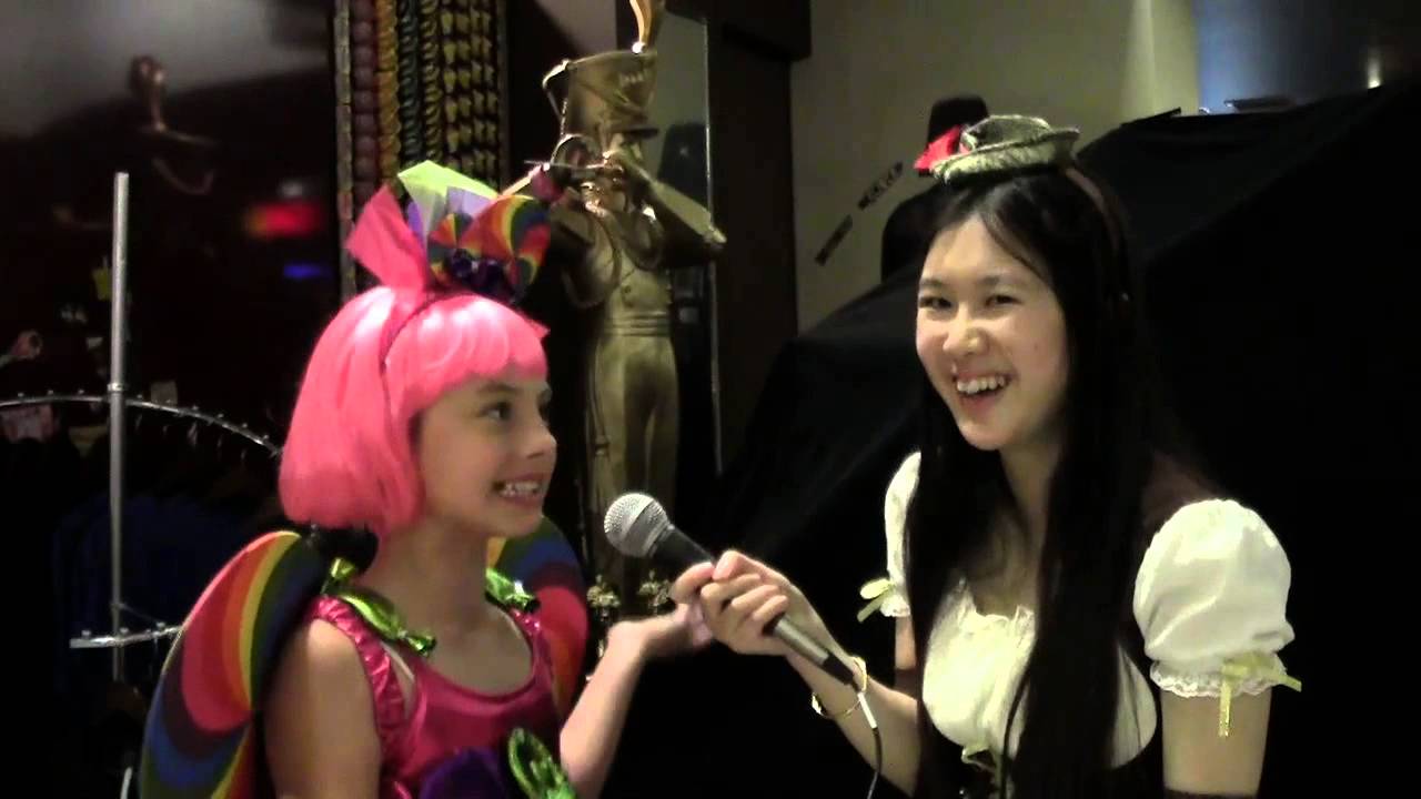 Caitlin Carmichael Interview (Halloween Doll)