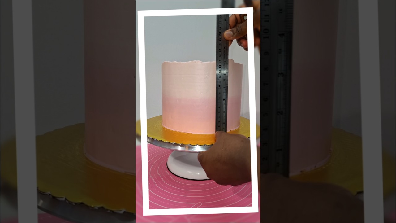 Decorating a vanilla and chocolate cake with SMB 