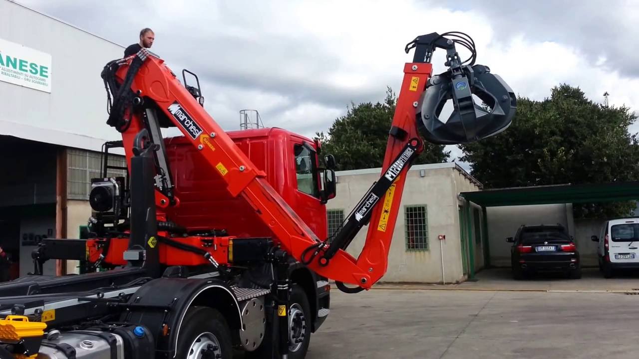 CARICATORE MARCHESI M12000F su Scania 4 assi