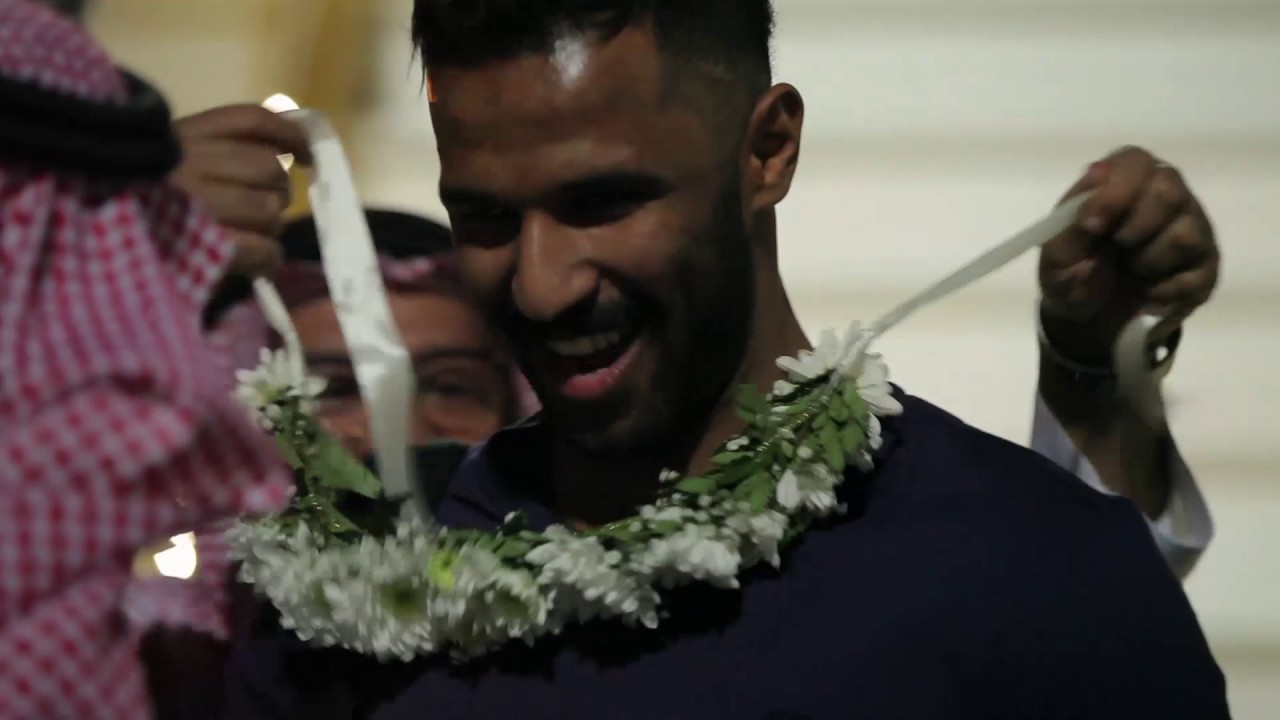 استقبال حارس النادي الملكي محمد العويس في مطار جده