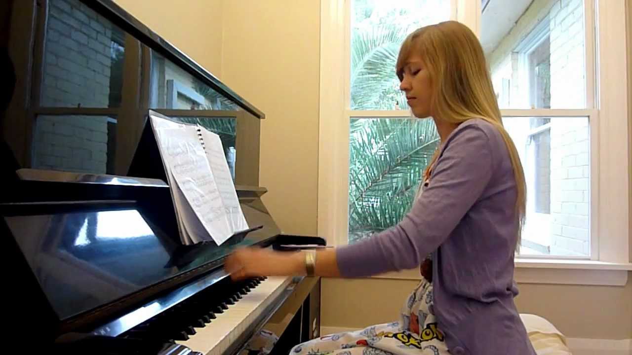 Lara plays 'Aria di Mezzo Carattere' from Final Fantasy 6 VI (piano) opera scene