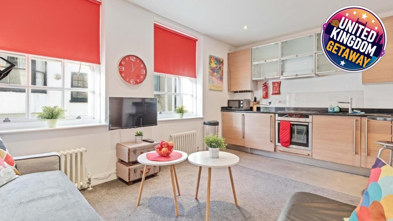 Majestic Mews Apartment with Free Parking - By My Getaways | United Kingdom 🛏️
