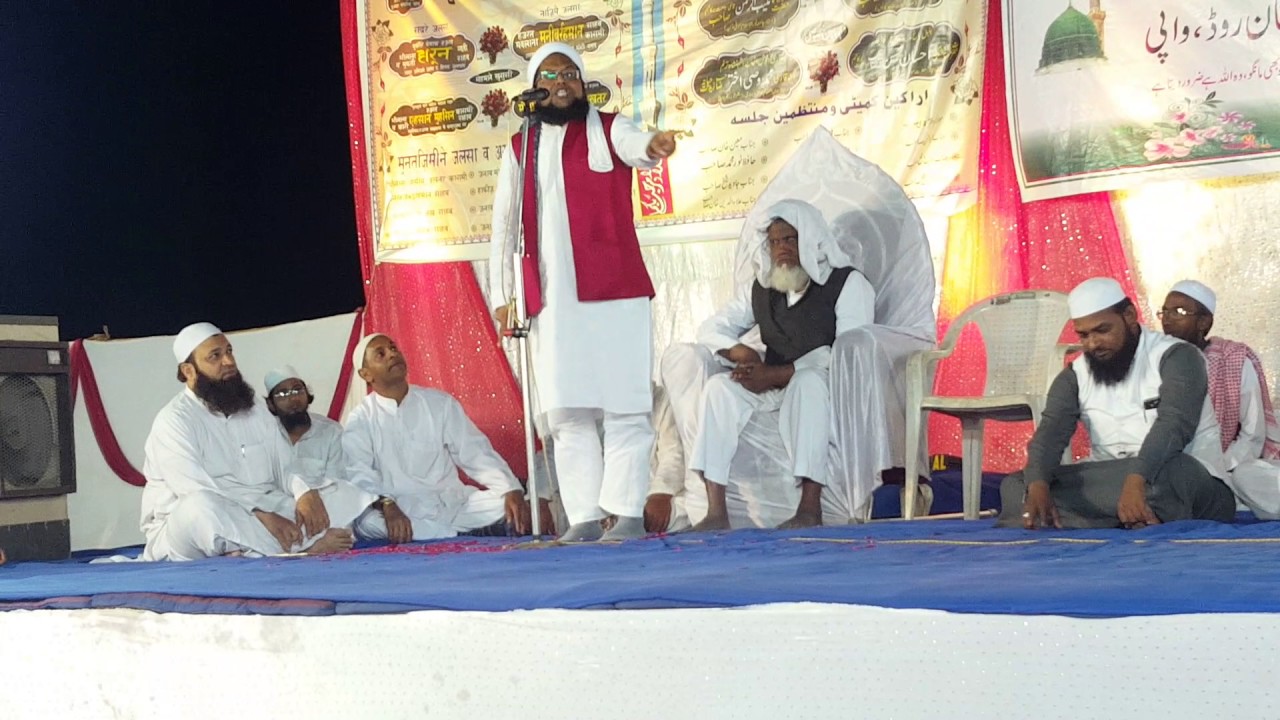 Vapi Gujrat me Shandar Program me bolte huwe Mufti Haroon Nadvi.