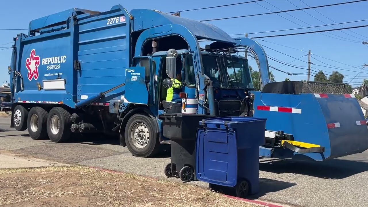 Republic Services 2013 ACX Heil Freedom Curotto on Trash 2276