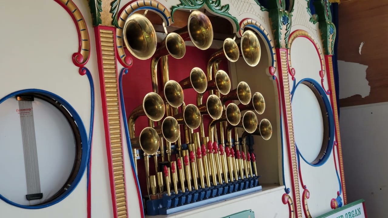 Wurlitzer  150 Band Organ, Plays Yakety Sax