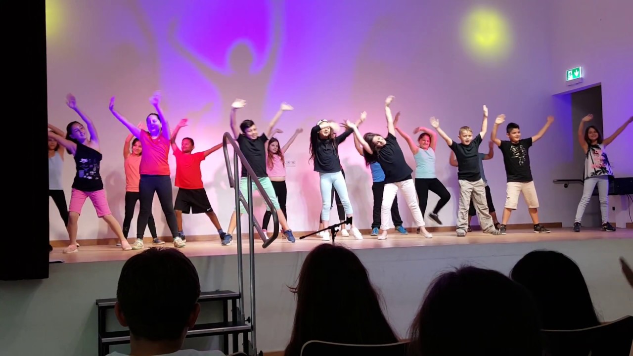 Monatstreffen der Henri-Dunant-Schule - Tanzaufführung der 3c
